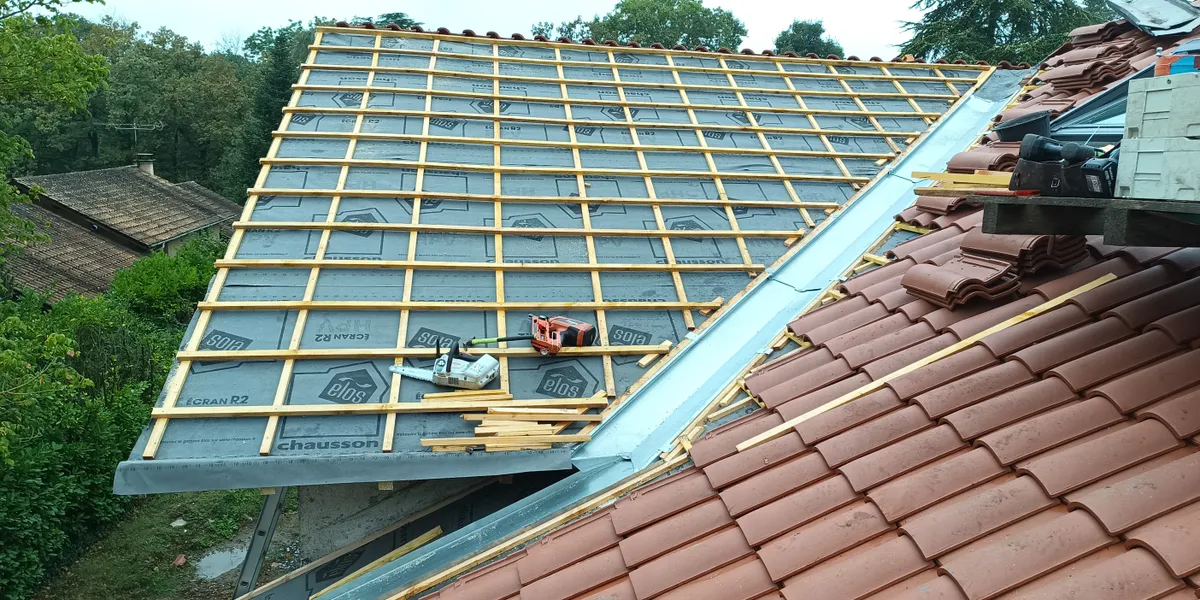 Chantier KUBETOIT : Couverture tuile terre cuite - Ecully
